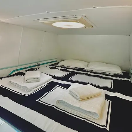 אתר קמפינג Autocaravana Dory ליסבון